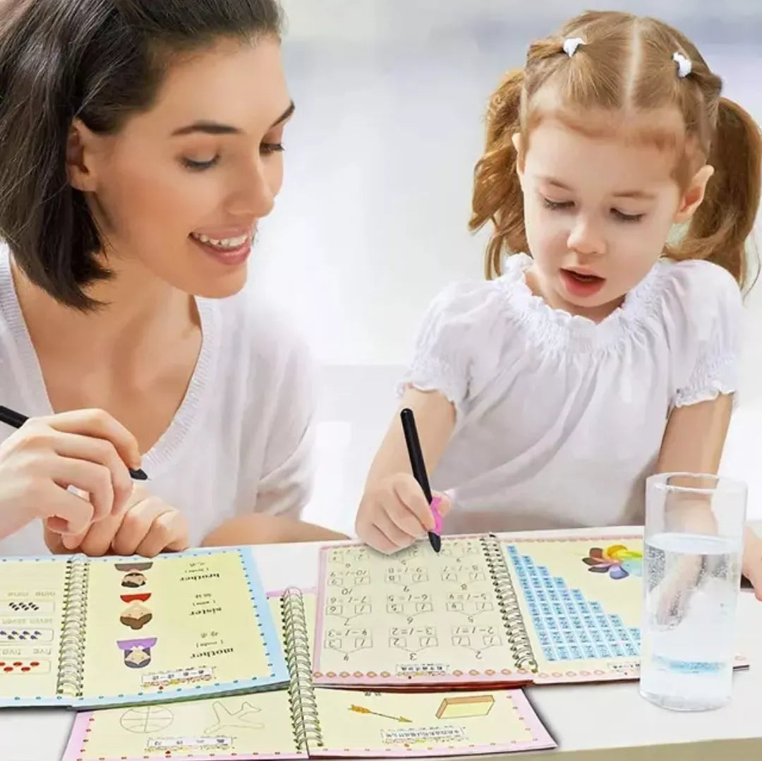Juego de Cuadernos Mágicos Reutilizables 4 en 1 + 1 Bolígrafo Mágico + 1 Soporte para Bolígrafo + 10 Recambios de Tinta