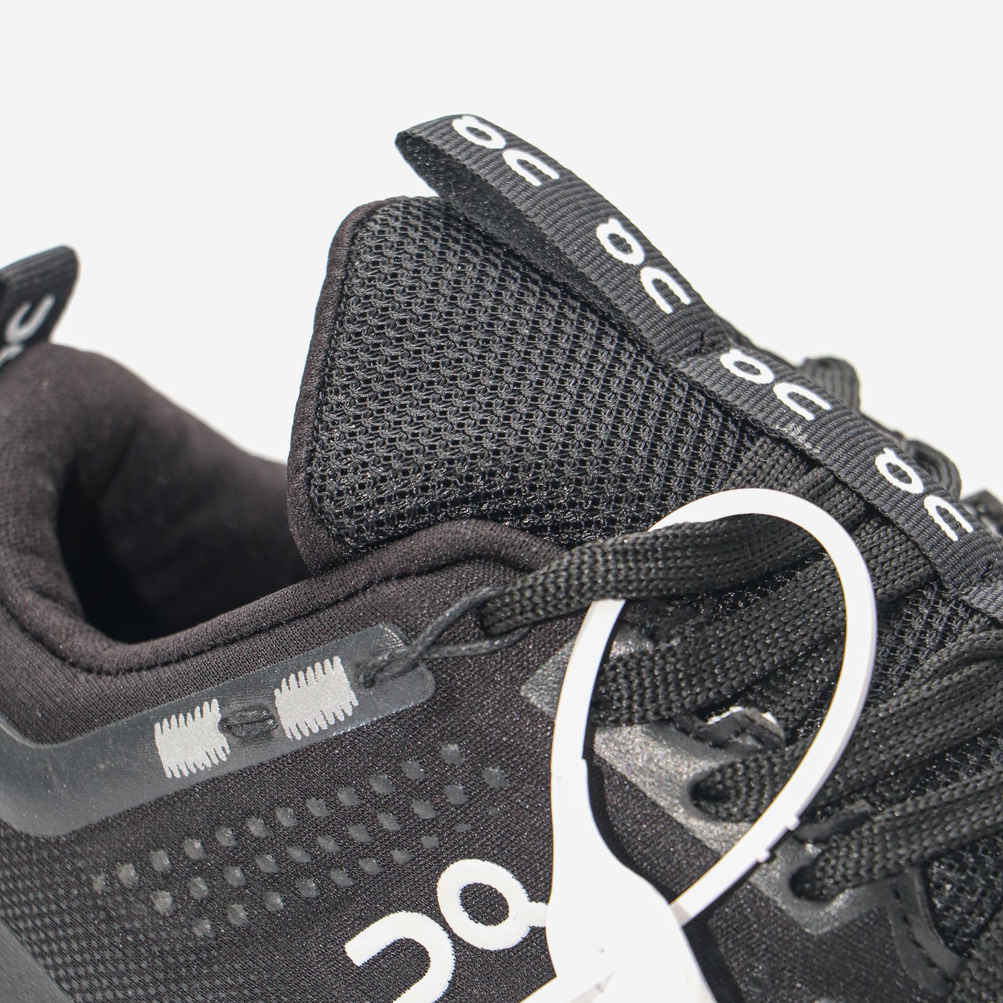 OnCloudSurfer 2 + REGALO 3 pares de medias